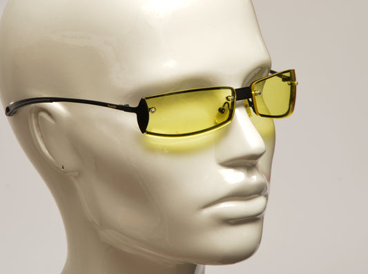 Freestyle Brille 7461-002 mit anthrazitfarbenem Metallrahmen und gelben Gläsern