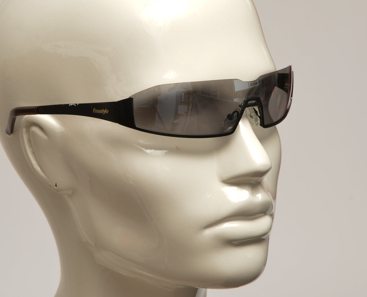 Freestyle Sonnenbrille 7465-002 – dunkelgrau, durchgehendes Glas, UV 400, Filterkategorie 2