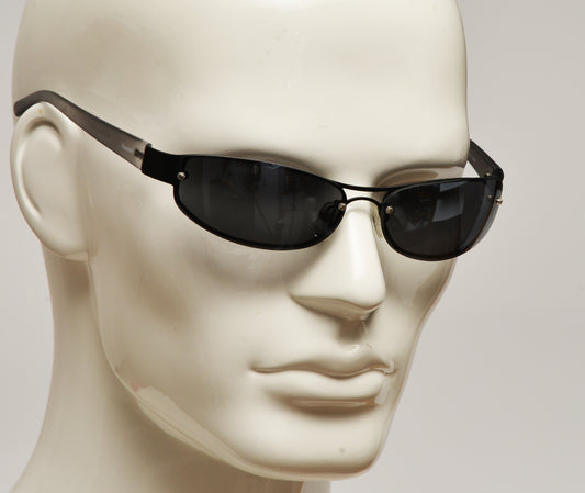 Freestyle Sonnenbrille 7471-002 mit schwarzer Metallfront, Kunststoffbügeln und dunkelgrauen Gläsern