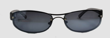 Unisex-Sonnenbrille Freestyle 7471-002 mit schwarzer Metallfront, Kunststoffbügeln und dunkelgrauen Gläsern