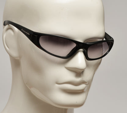 Freestyle Sportbrille 7460-002 mit schwarzem Kunststoffrahmen und grau getönten Gläsern