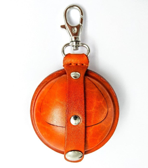 Relict Lederbörse Classic 70 mm mit Karabiner in Orange, Vorderseite