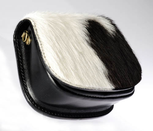 Relict Felltasche Schwarz-Weiss mit Magnetverschluss