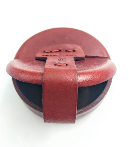 Relict Roundbox Rot, 60 mm Durchmesser – Münzbox aus Hartleder