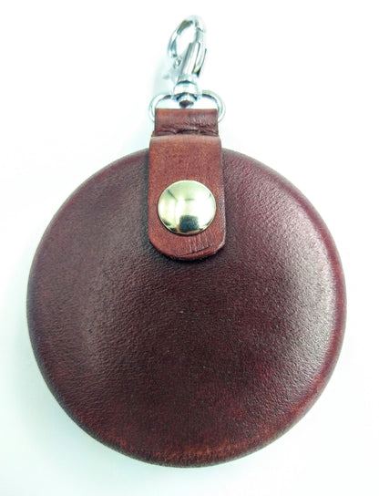Relict Leder Rundbox mit Karabiner in Hellbraun
