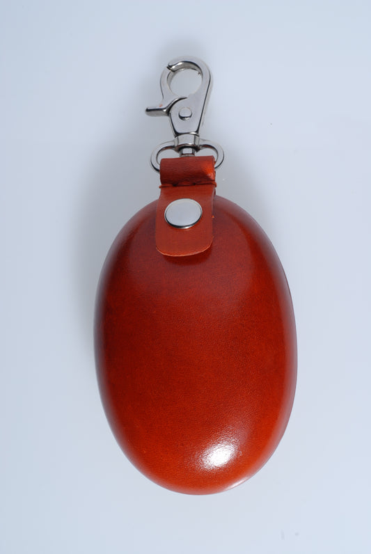 Relict Oval Rundbox mit Karabiner hellbraun