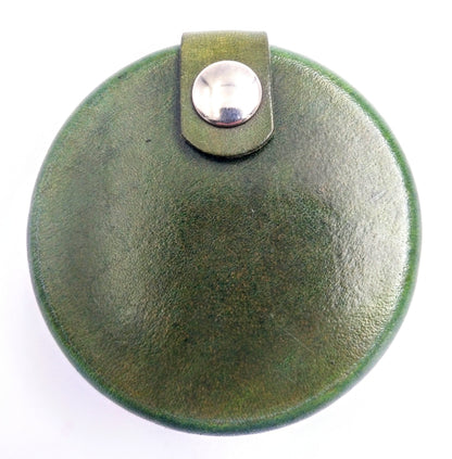 Relict Leder Roundbox in Grün – runde Hartleder-Box, handgefertigt